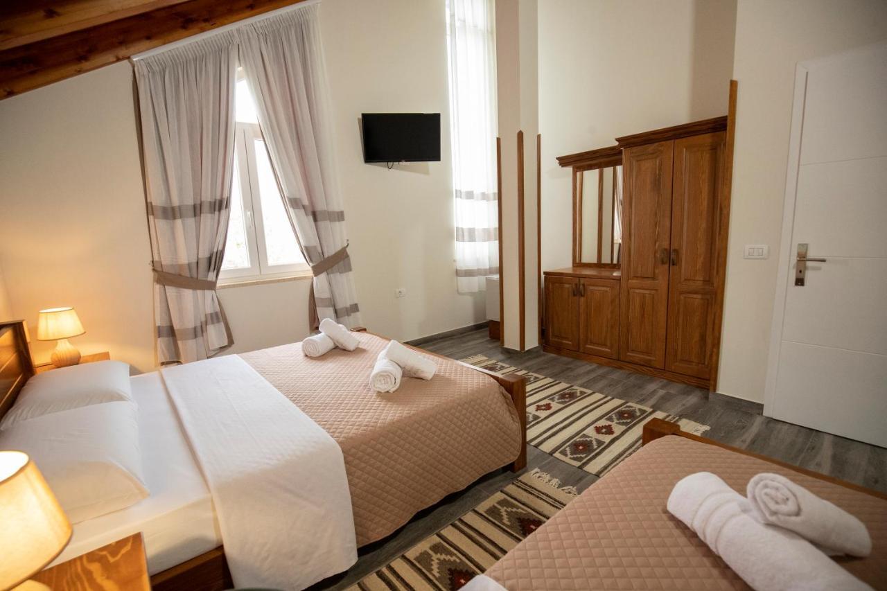 Xhuli Guesthouse ชโคเดอร์ ภายนอก รูปภาพ