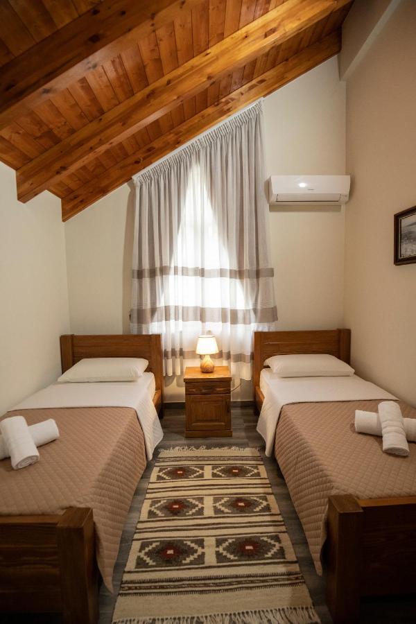Xhuli Guesthouse ชโคเดอร์ ภายนอก รูปภาพ