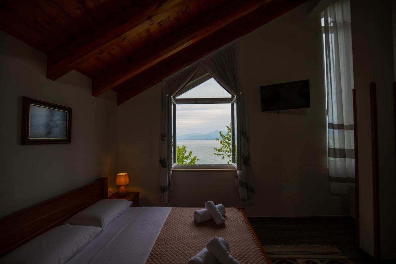 Xhuli Guesthouse ชโคเดอร์ ภายนอก รูปภาพ