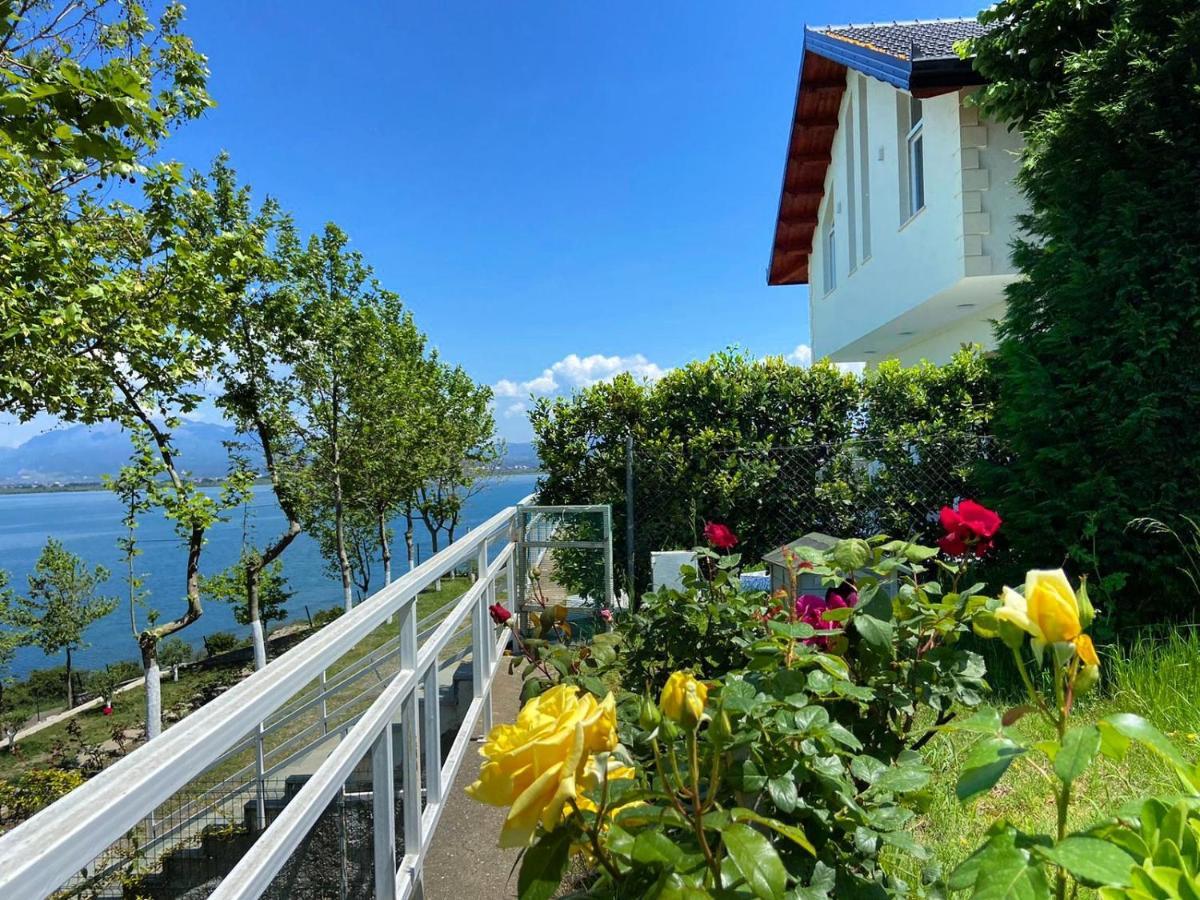 Xhuli Guesthouse ชโคเดอร์ ภายนอก รูปภาพ