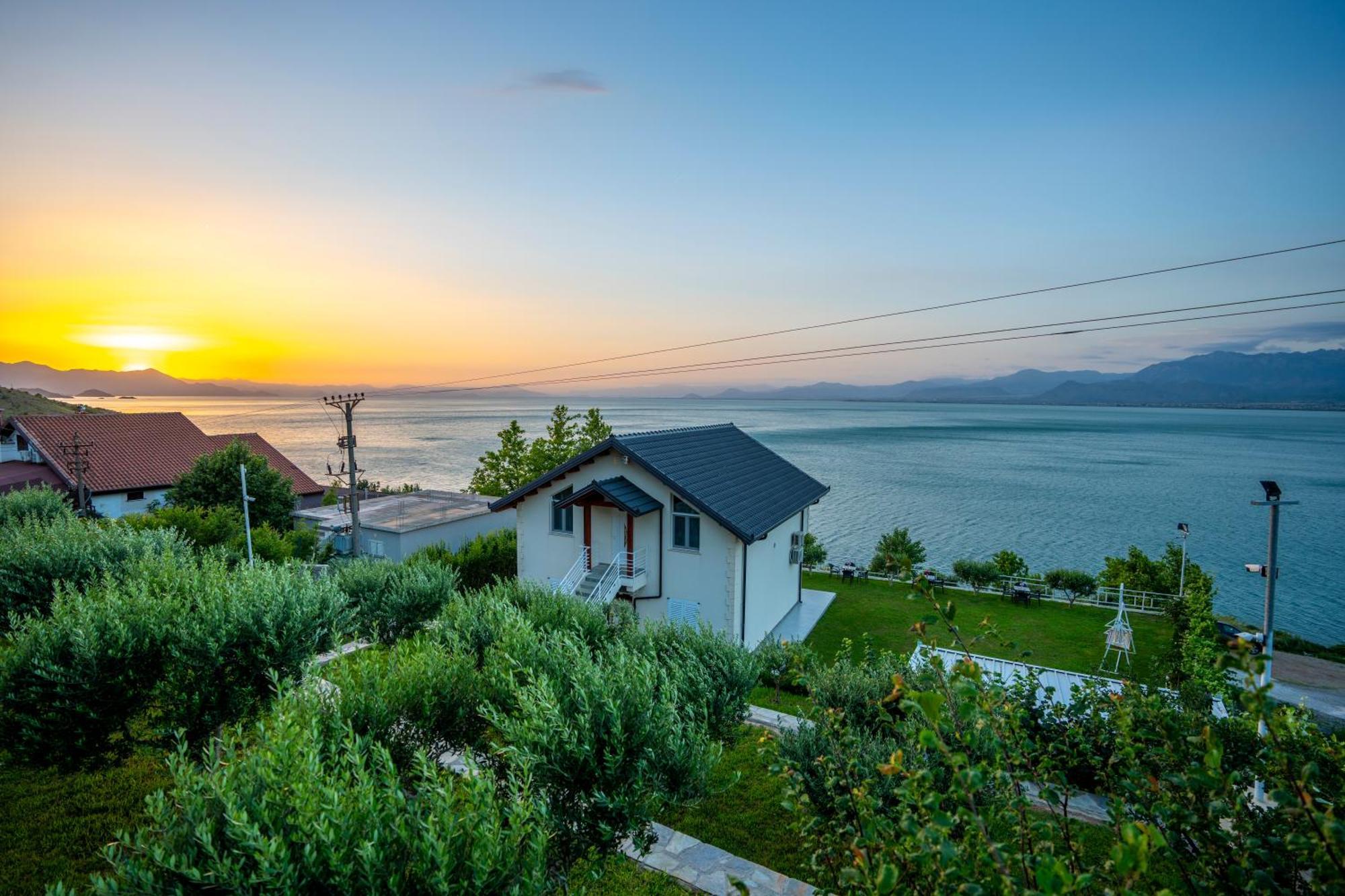 Xhuli Guesthouse ชโคเดอร์ ภายนอก รูปภาพ