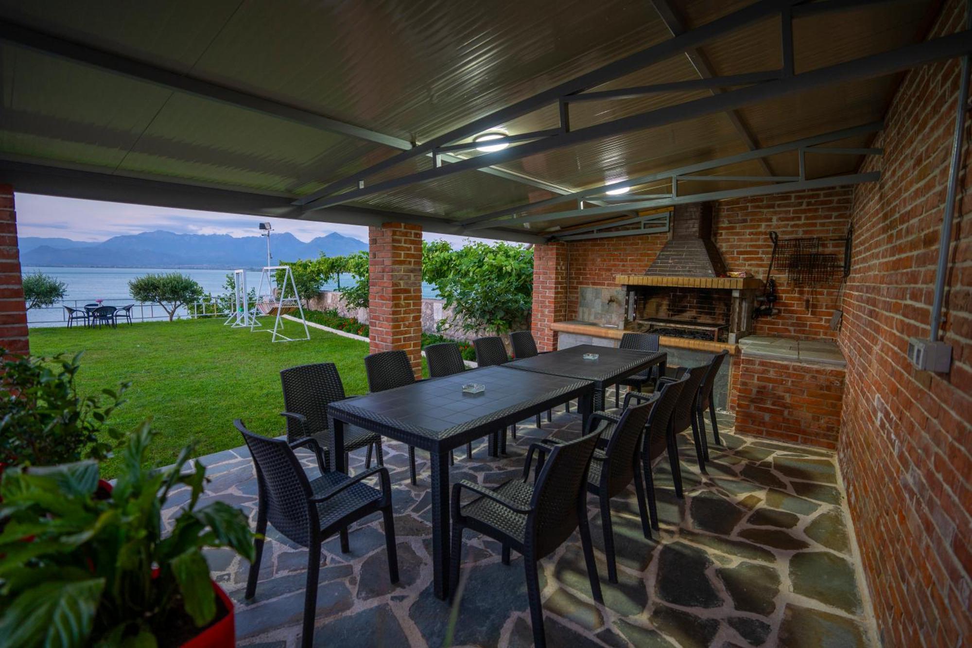Xhuli Guesthouse ชโคเดอร์ ภายนอก รูปภาพ
